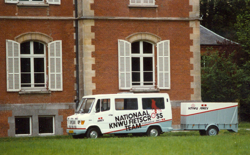1e 1986 Team AMEV bus scannen0003