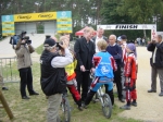 The_Minister_of_sport_talking_to_Ellen_Bollansee