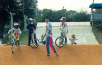26 Pieter Does NED helping out the young ones at the Orlando BMX track